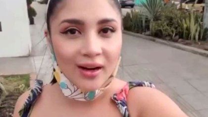 Colombiana Martina Smith le paga a taxista con sexo Real