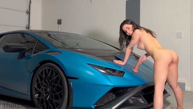 Jameliz Benitez Masturbating on the Lamborghini
